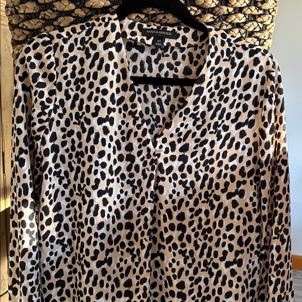 NWOT Banana Republic factory Leopard Print Blouse XS